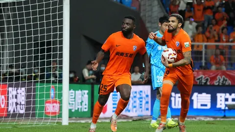 曼城否认与拉齐奥洽谈租借埃切韦里，球员罗马聚餐为误读